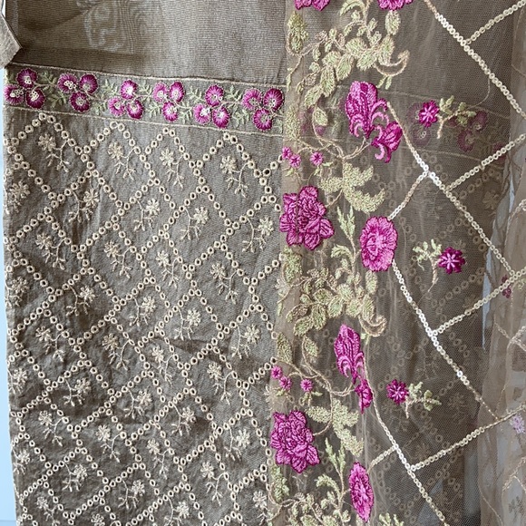 Beechtree 2 piece Embroidered shirt and scarf - Picture 4 of 4